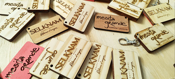 Llaveros de madera personalizados